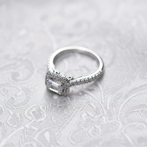 Zásnubní prsten s emerald diamantem Farida