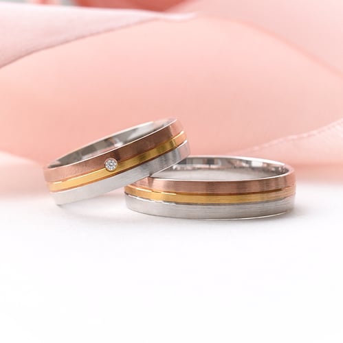 Minimalistické snubní prsteny s diamantem Mesud
