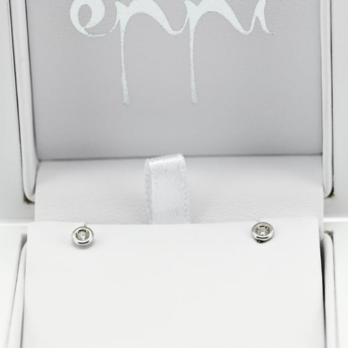 Bezel napichovací náušnice s 0.06ct diamanty Gelsey