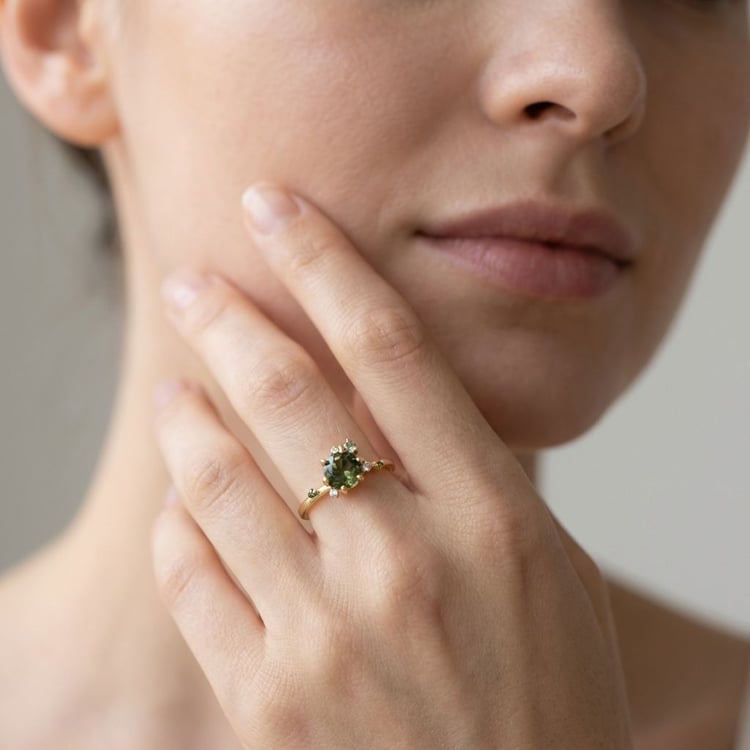 Cluster rozvodový prsten s vltavínem, safírem a diamanty John 165572