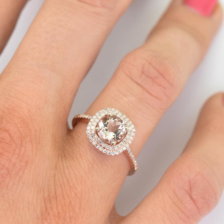 Zlatý prsten s morganitem 11860