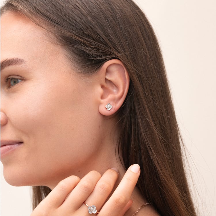 Diamantové náušnice ve tvaru květů Myrtle 142324