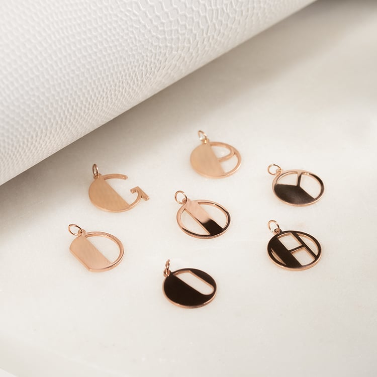 Stříbrný přívěsek s vykrojeným písmenem Alfabet 132883