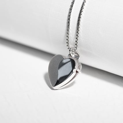 Stříbrný otevírací medailon ve tvaru srdce Luciana