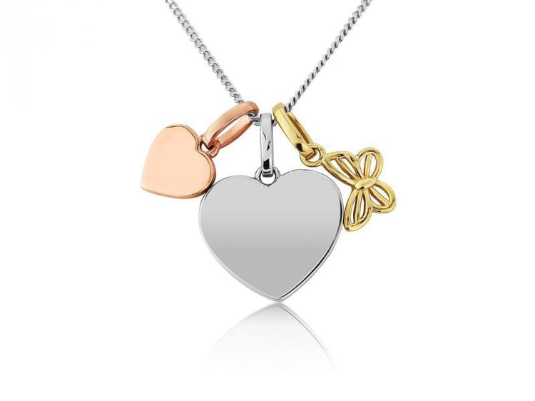 Srdíčka a motýlek ve stříbrném náhrdelníku Gessica