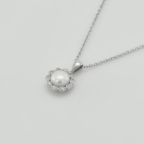 Stříbrný halo přívěsek s perlou a diamanty Elizabella