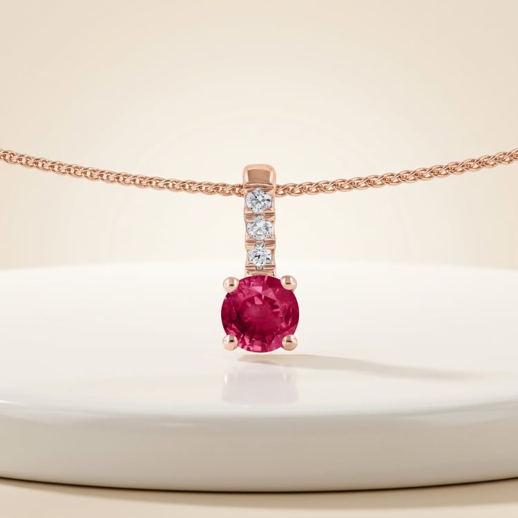 Romantický stříbrný přívěsek s rubínem a lab-grown diamanty Wui 170992