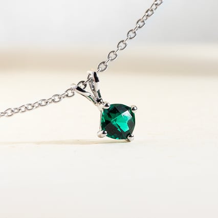 Zlatý přívěsek s cushion smaragdem Rafyna