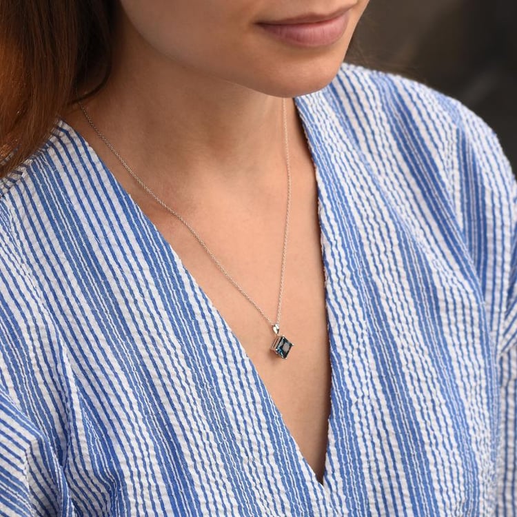 Náhrdelník s topazem ze zlata 46078