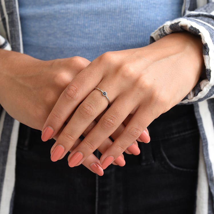 Minimalistický prsten s alexandritem ze zlata 84391