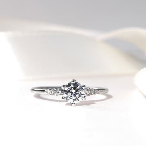 Zásnubní prsten s diamanty Kristia