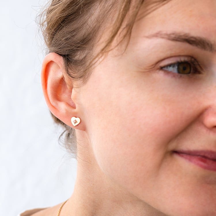 Stříbrné srdcové náušnice s diamanty Petunia 120741