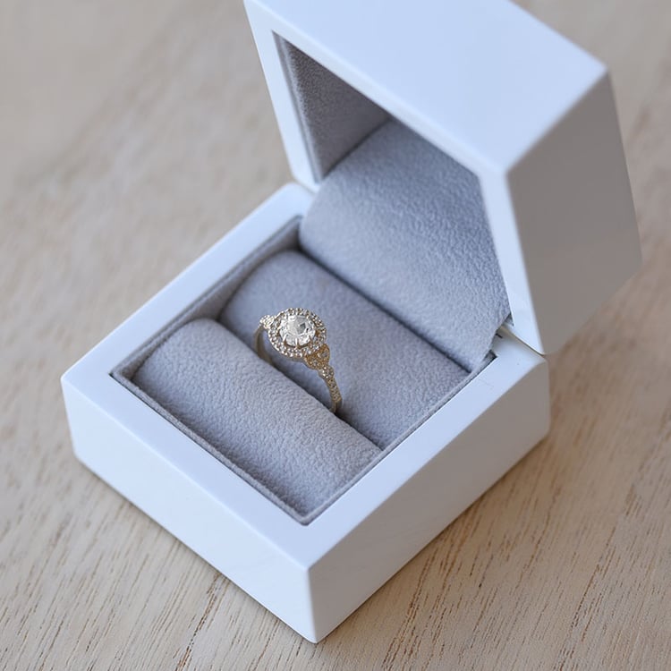 Zásnubní halo prsten s moissanitem a lab-grown diamanty Varana 98342