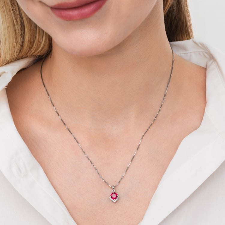 Stříbrný přívěsek se simulovaným rubínem Augustin 165658