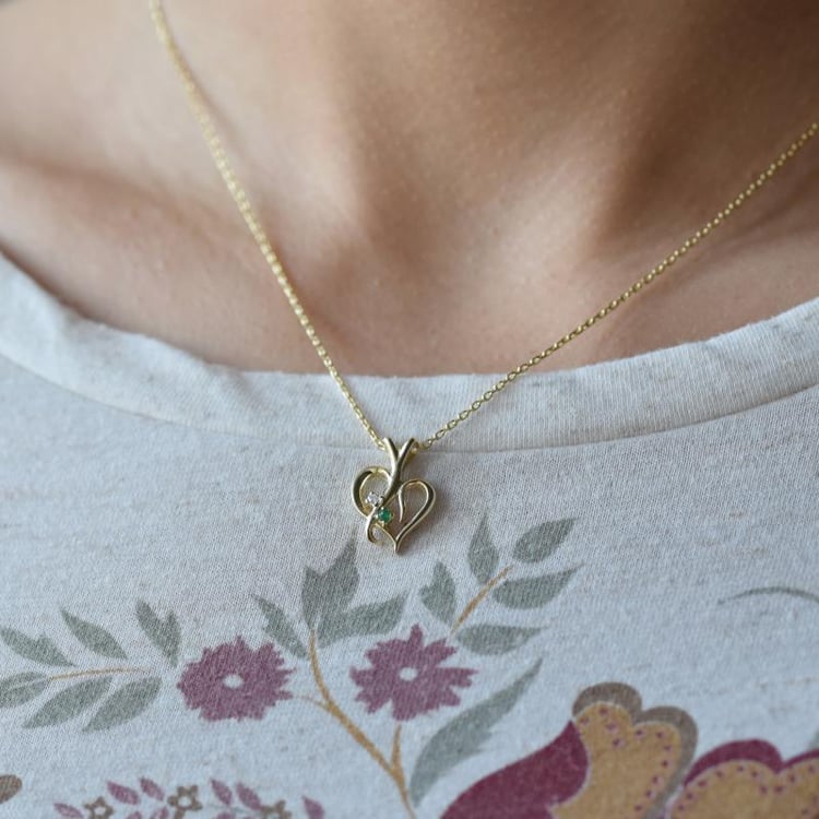 Zlaté srdce se smaragdem 15056