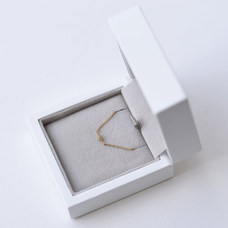 Zlatý náramek s diamantovou kostkou 62193