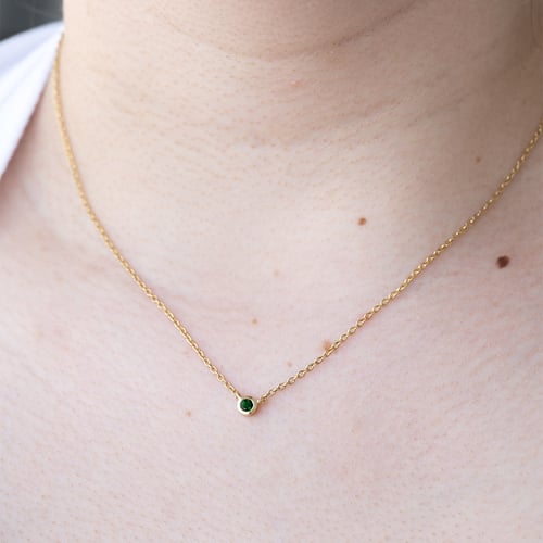 Stříbrný minimalistický náhrdelník s tsavorit granátem Glosie