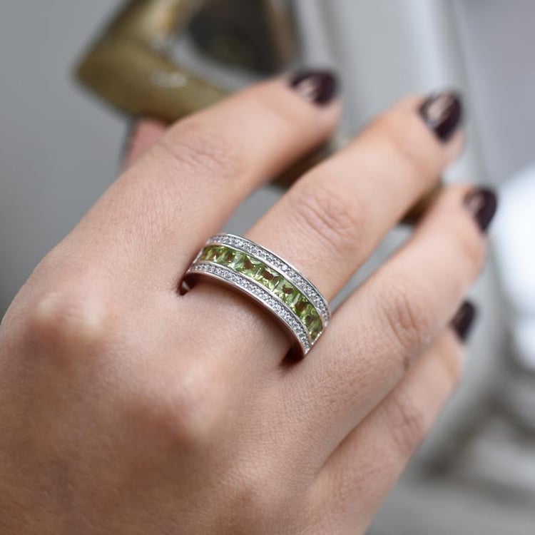 Olivínový eternity prsten ze stříbra 49794