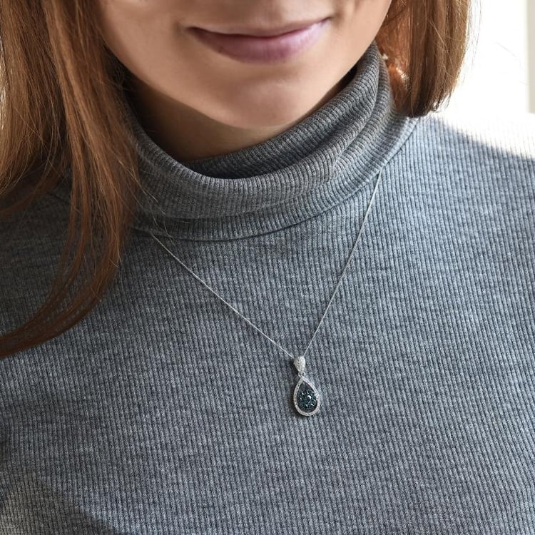 Zlatý náhrdelník s modrými a bílými diamanty 36044