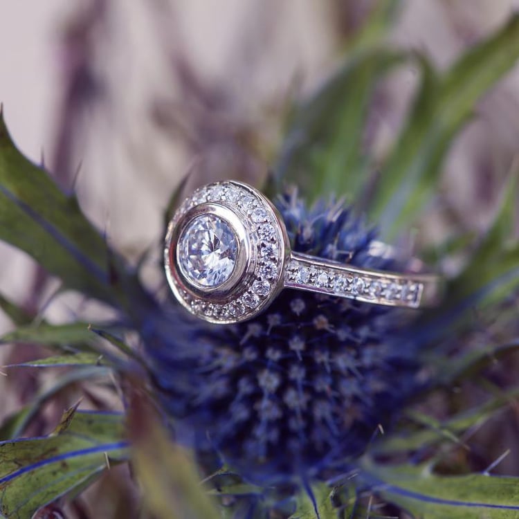 Diamantový zásnubní prsten 12240