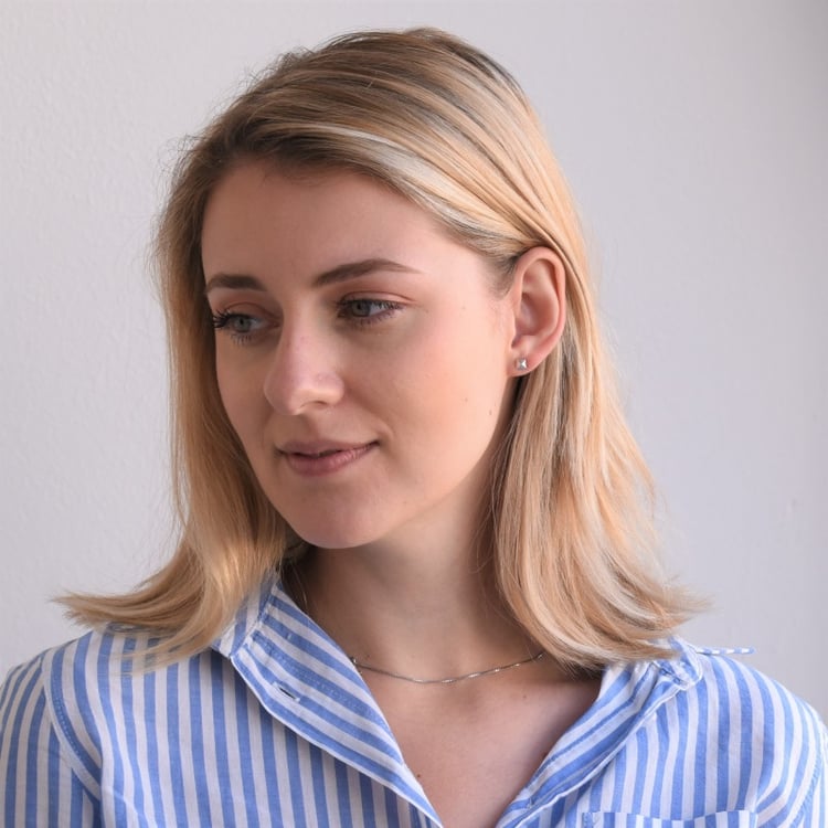 Stříbrné náušnice ve tvaru pyramidy 67660