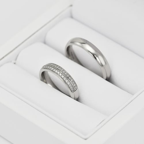 Zlaté snubní prsteny s diamanty Sydell
