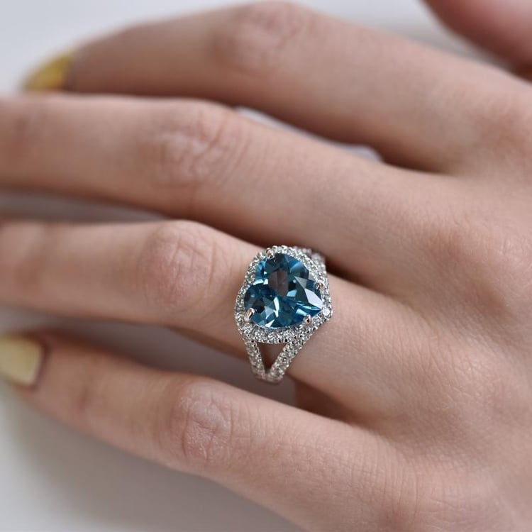  Topazové srdce ve stříbrném prstenu 27035