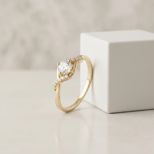 Zásnubní prsten s postranními diamanty Ophir