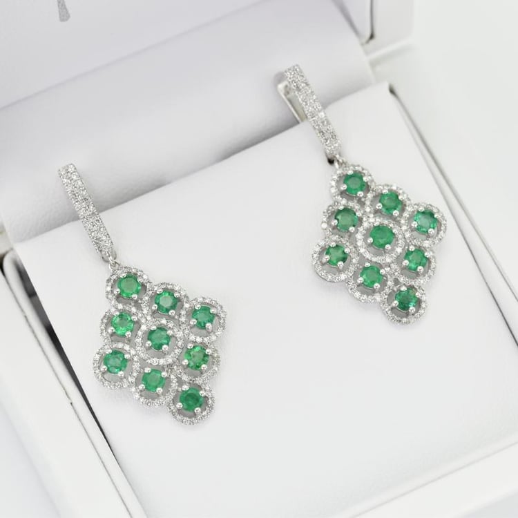 Náušnice z bílého zlata poseté smaragdy 15264