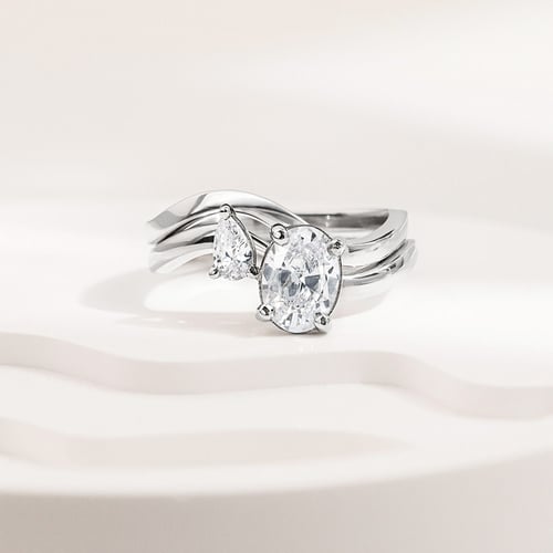 Romantický zásnubní set atypických prstýnků s lab-grown diamanty Leila