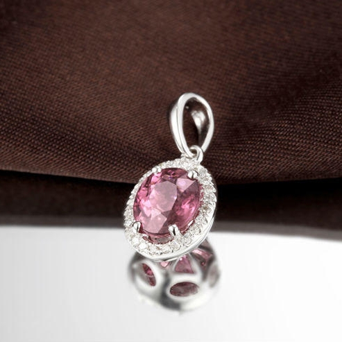 Přívěsek s turmalínem a diamanty z bílého zlata 2140