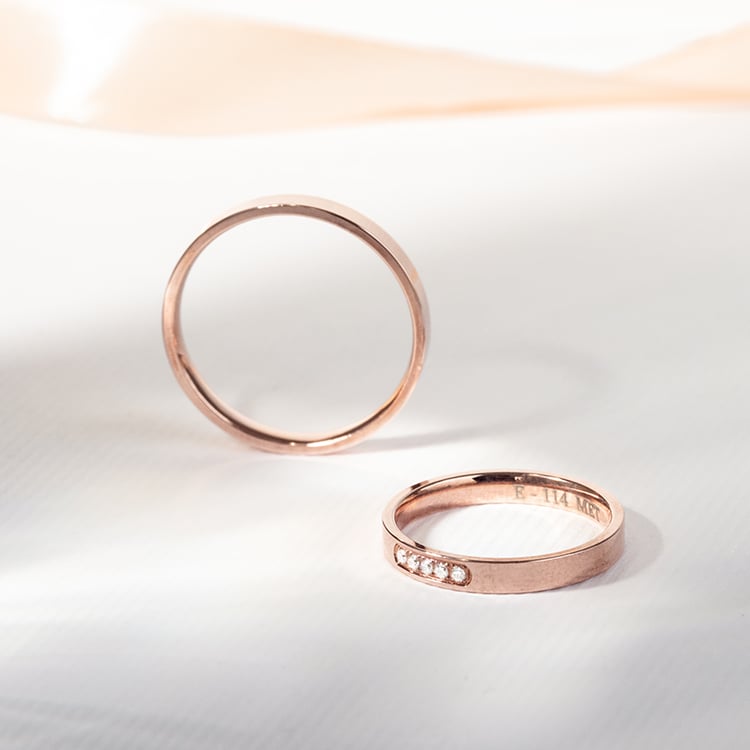 Zlaté ploché snubní prsteny s diamanty Yorik 124688