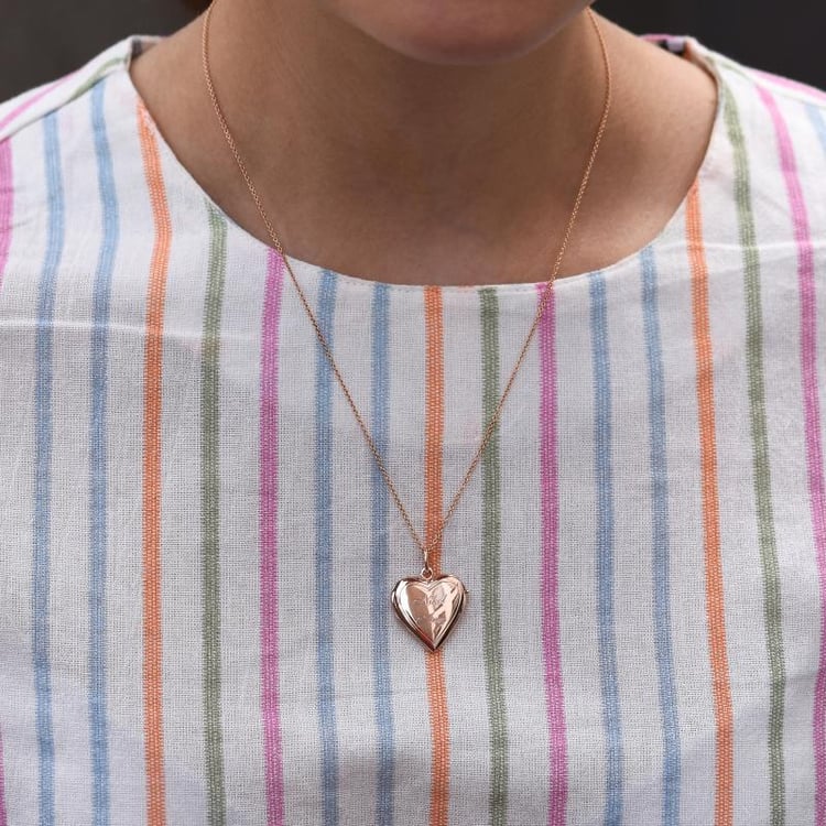 Zlatý medailon ve tvaru srdce s gravírem dle vaší volby Miossa 45840