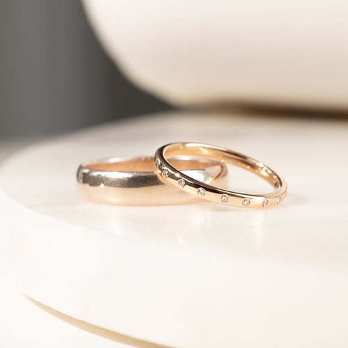 Zlatý eternity snubní prsten s lab-grown diamanty a komfortní pánský Miomi
