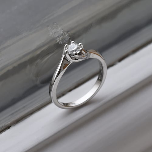Zásnubní prsten s diamantem Hetal