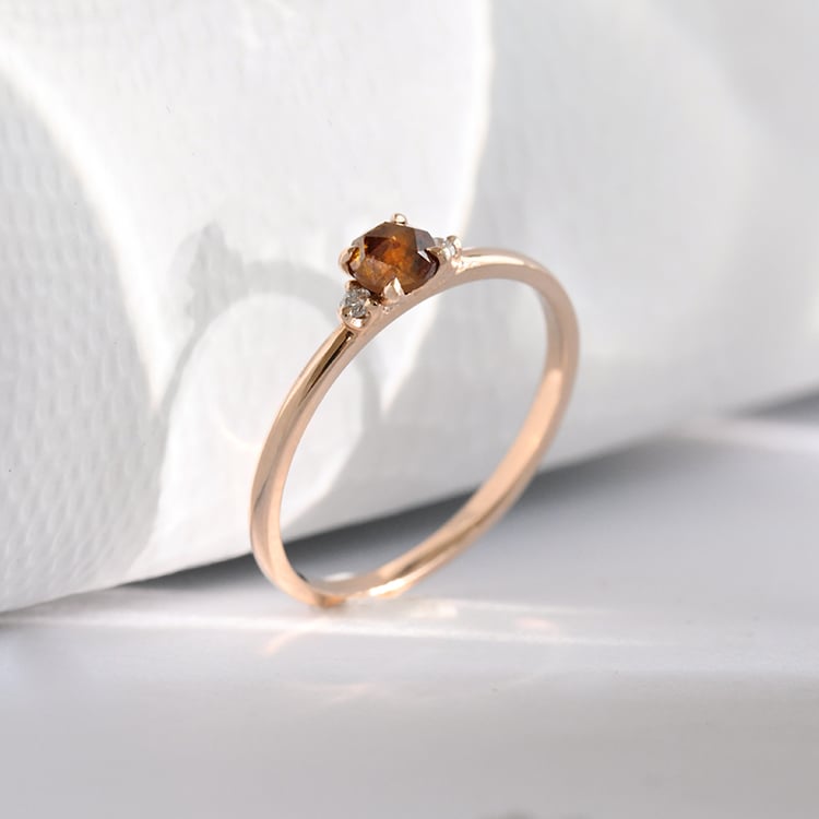 Zásnubní prsten se salt and pepper diamantem Hye 117595