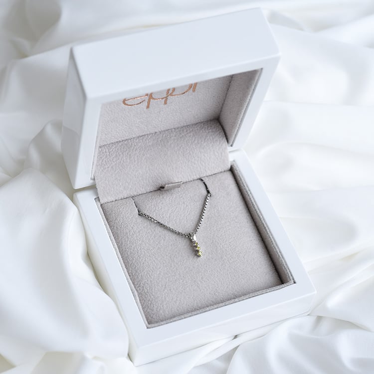 Stříbrný přívěsek s diamanty 86230