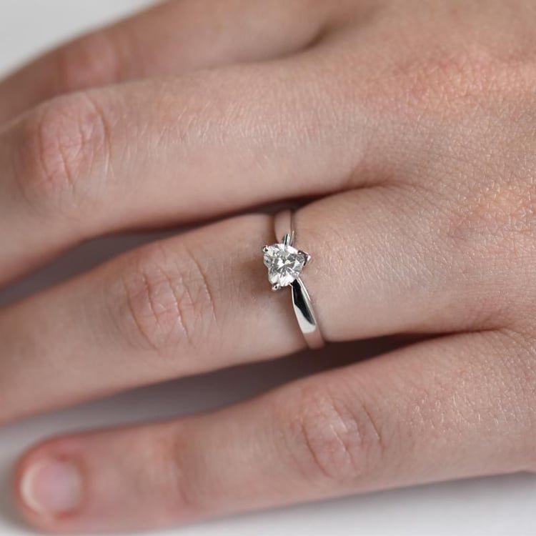 Zásnubní prsten se srdíčkovým diamantem Lalea 22372