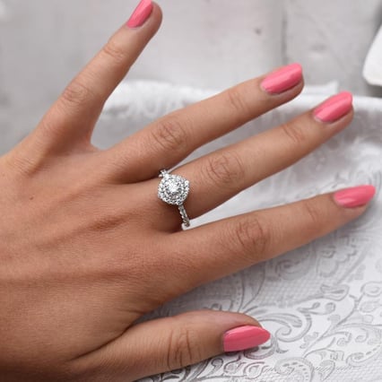 Dvojitý halo zásnubní prsten s lab-grown diamanty Belen