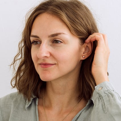 Zlaté náušnice s broskvovými perlami Dione