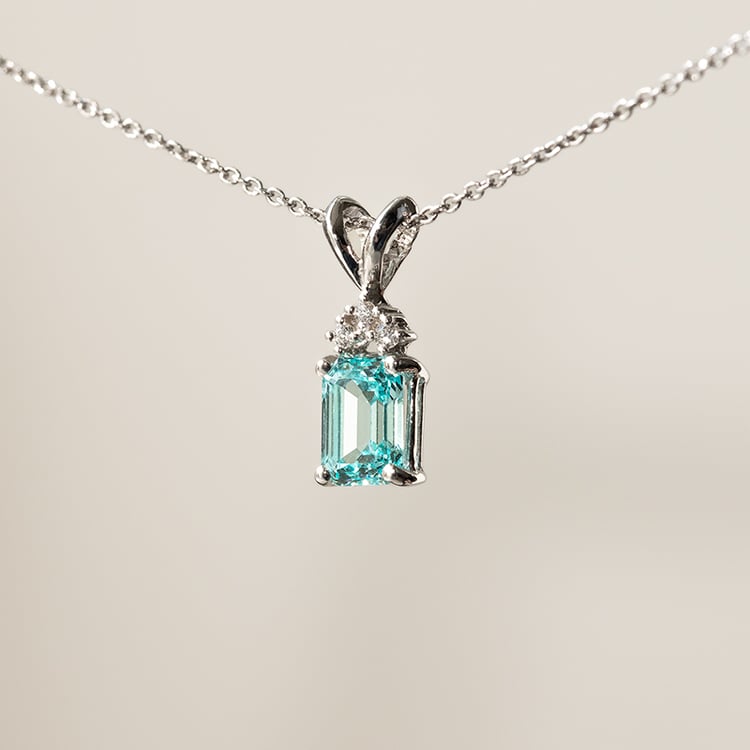 Zlatý přívěsek s emerald lab-grown paraiba turmalínem a diamanty Jaren 136948