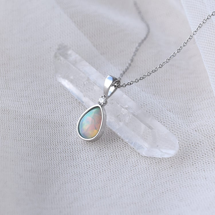 Zlatý náhrdelník s opálovou slzou 67371