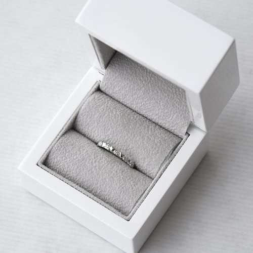 Srdíčkový eternity prsten s lab-grown diamanty Fople