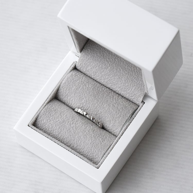 Srdíčkový eternity prsten s lab-grown diamanty Fople 101402