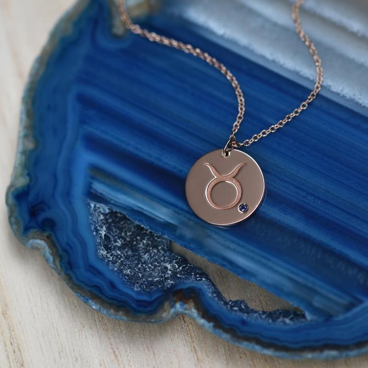 Zlatý přívěsek se znamením býka 48255