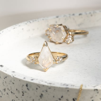 Jedinečný prsten s měsíčním kamenem Kettil