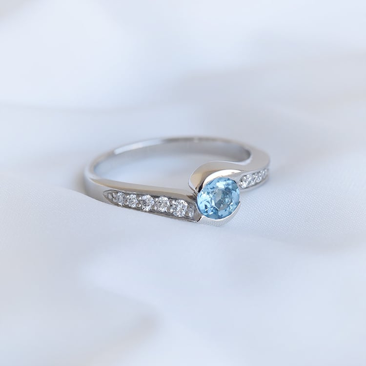 Prsten s topazem a diamanty 88624