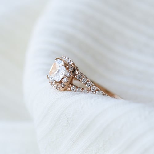 Zásnubní halo prsten plný diamantů Malana