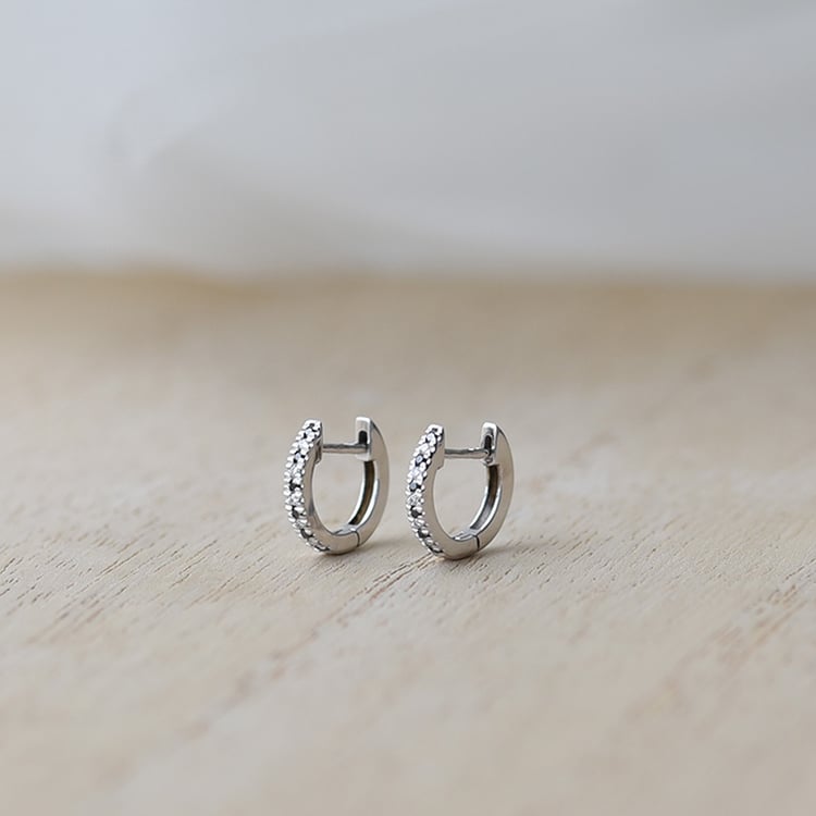 Zlaté kruhové náušnice s černými diamanty 62941