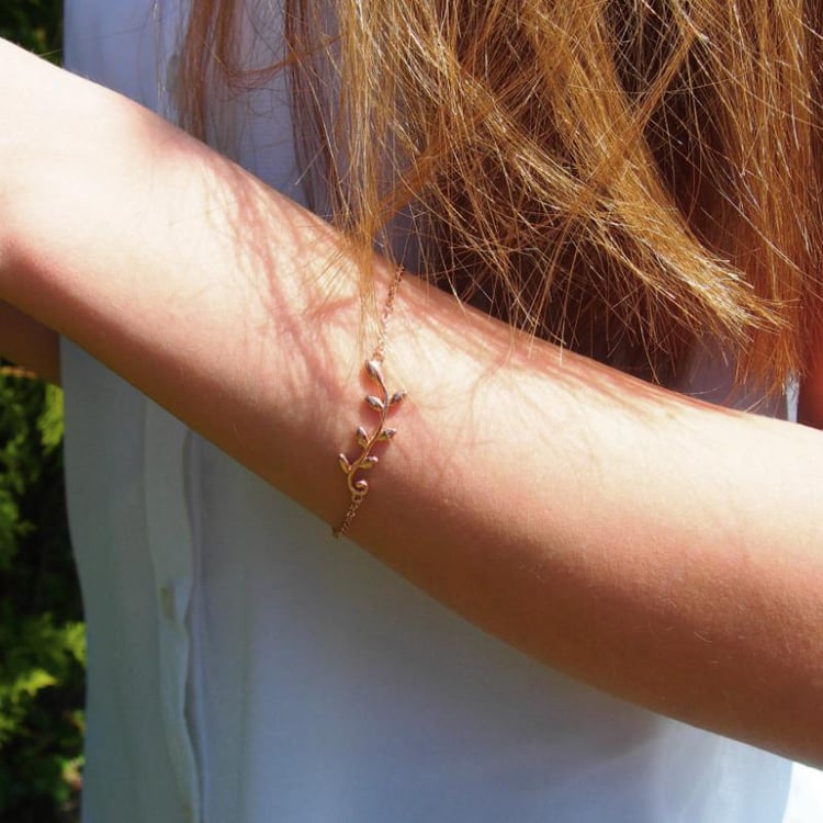 Náramek z pozlaceného stříbra 10750